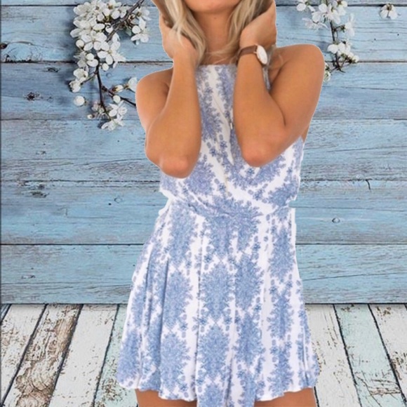 YOINS Dresses & Skirts - ♦️LAST ONE♦️FLORAL PRINT SLEEVELESS PLAYSUIT